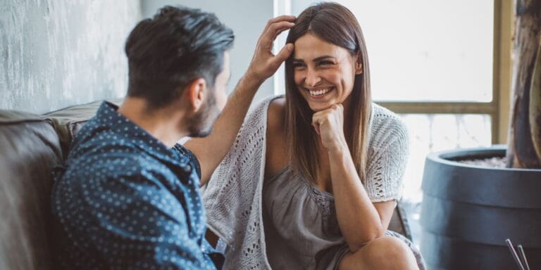 woman wondering what she should do since her boyfriend wants to get an abortion